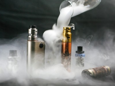 電子煙UV無影膠水案例，聚力膠水粘接強度好無痕跡粘電器好選擇