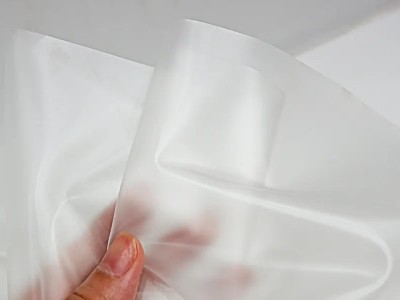 透明的TPU材料用什么膠水粘接好？聚力牌全透明TPU膠水替您排憂！