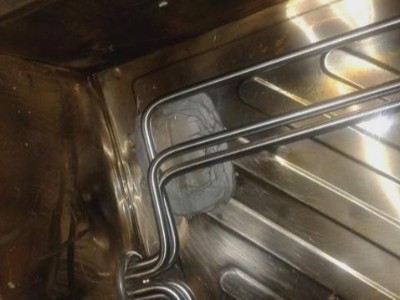 不銹鋼水箱沙眼漏水用什么膠？聚力鋼質修補劑代替焊接解決難題