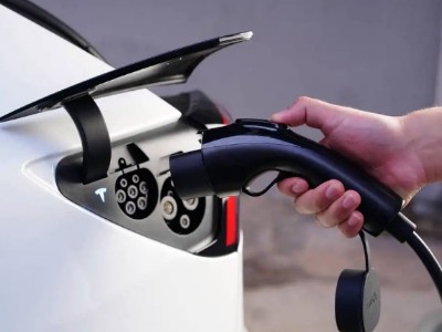 汽車充電槍膠水哪個(gè)廠家好？東莞聚力膠水廠家實(shí)力研發(fā)生產(chǎn)二十余載！