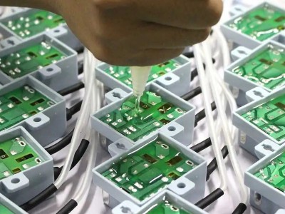 傳感器用什么膠水？聚力牌灌封膠專業(yè)灌封傳感器、變壓器、電機(jī)、等各式線路密封！