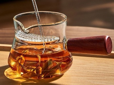 聚力耐高溫膠水，遇高溫不發(fā)軟，助力茶具廠家打造新品